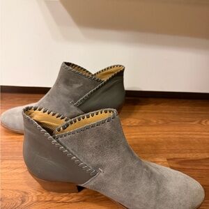 Jack Rogers Sadie Gray Ankle Booties Size 8